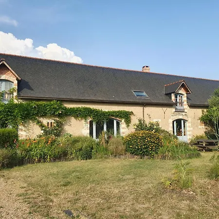Eco-friendly House, Near Angers5 Bedrooms, 2 Bathrooms Feriehus