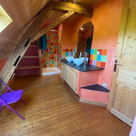 Nyaraló Eco-friendly House, Near Angers5 Bedrooms, 2 Bathrooms