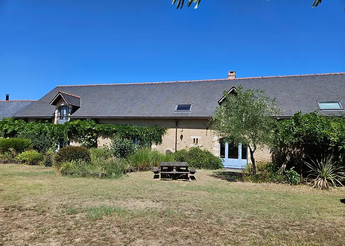 Eco-friendly House, Near Angers5 Bedrooms, 2 Bathrooms Semesterbostad Corze